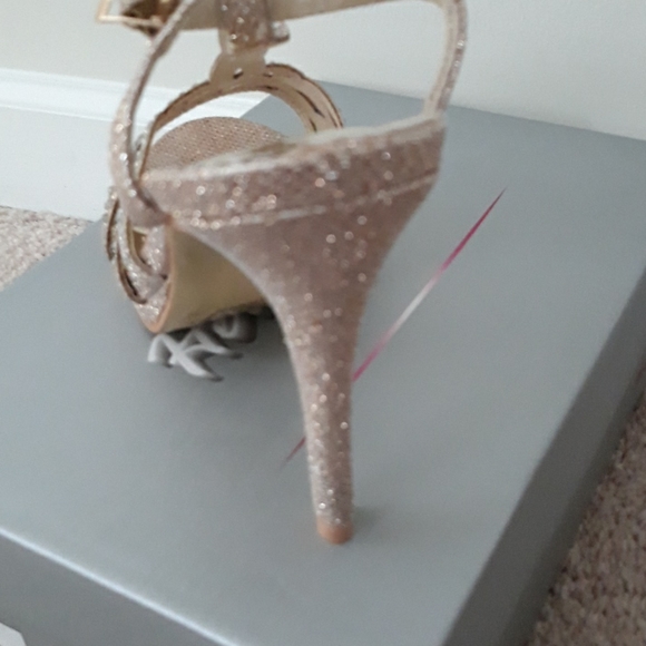 3.5 inch Gold dress slingback - Picture 4 of 4